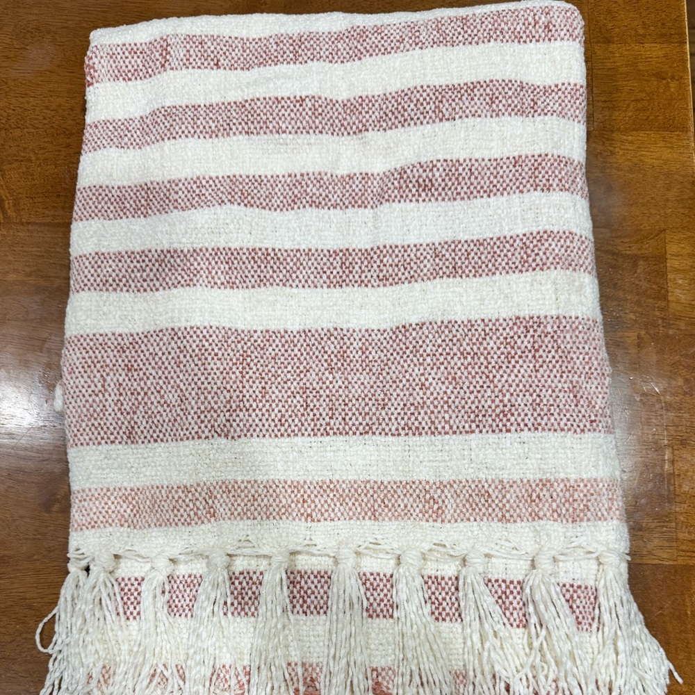 Comfort Bay Chenille Cream and Red Stripe Throw Blanket New